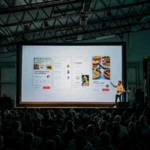 Skræddersyede eventløsninger: nøglen til succesfulde virksomhedskonferencer